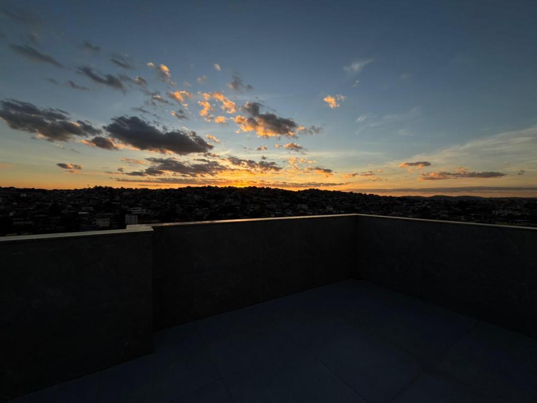 Cobertura, Céu Azul, 2 Quartos, 1 Vaga