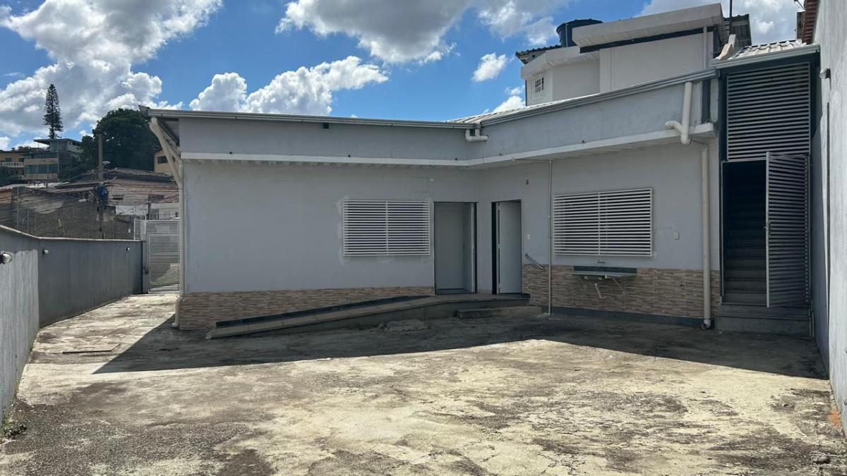 Casa, Cachoeirinha, 4 Quartos, 4 Vagas