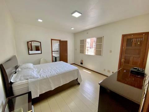 Casa, Castelo, 6 Quartos, 5 Vagas, 2 Suítes