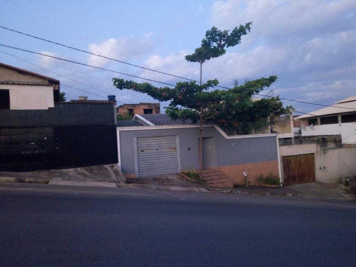 Casa, Alto das Flores, 2 Quartos, 3 Vagas, 1 Suíte