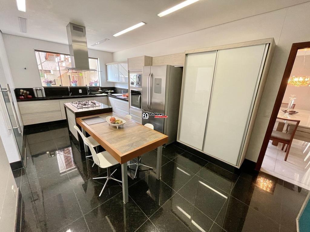 Casa, Bandeirantes (pampulha), 4 Quartos, 8 Vagas, 2 Suítes