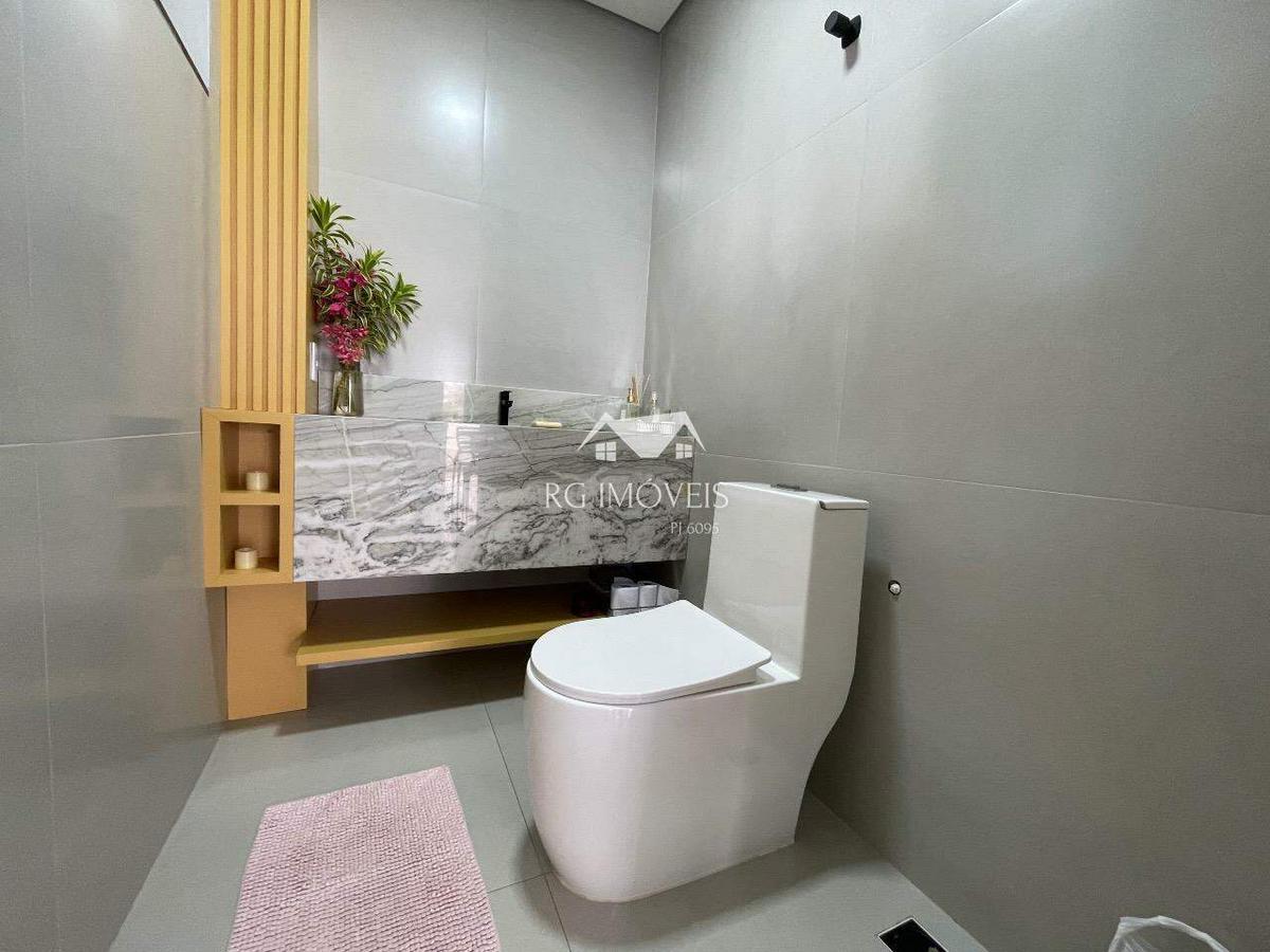 Casa, Santa Helena (barreiro), 3 Quartos, 2 Vagas, 1 Suíte