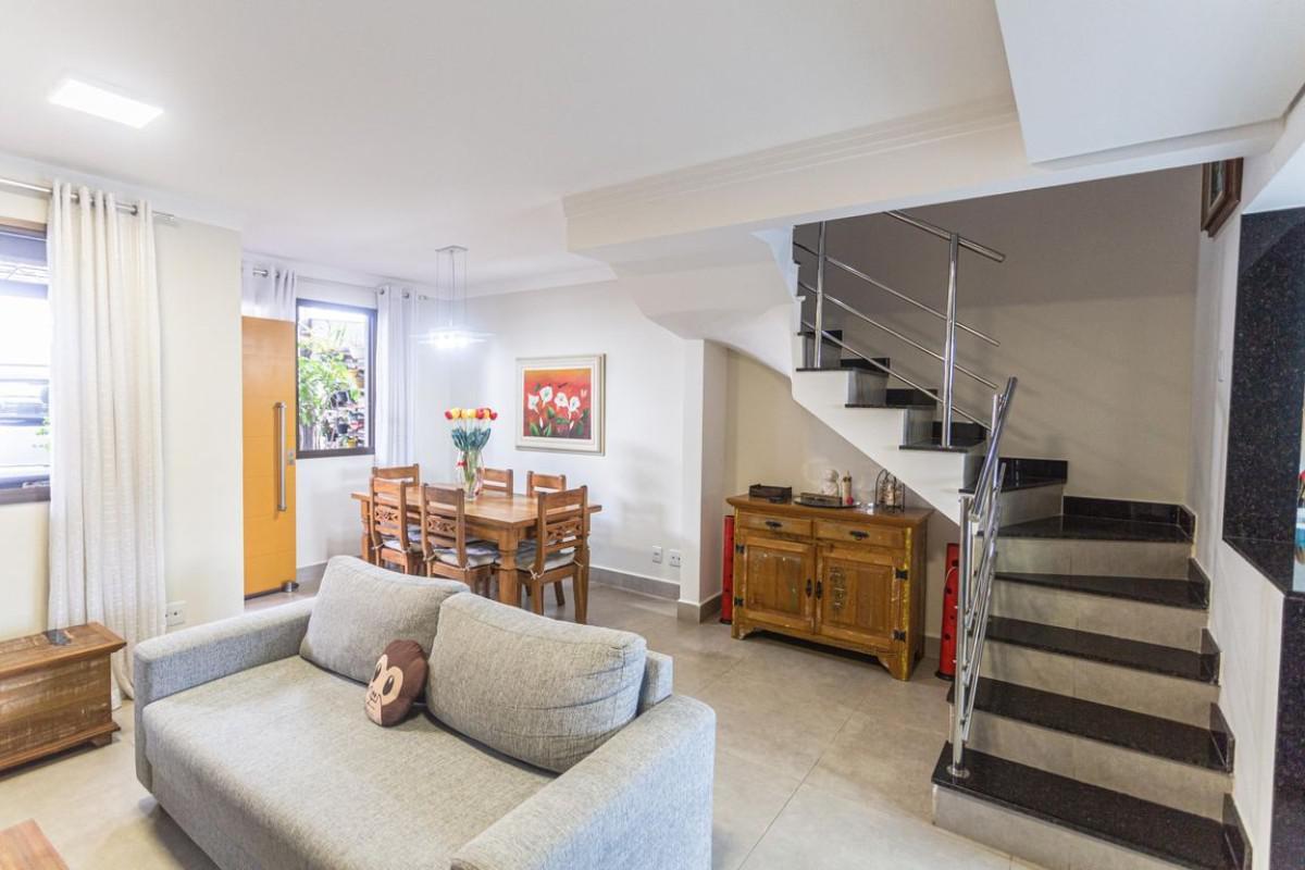 Casa, Santa Efigênia, 3 Quartos, 3 Vagas, 1 Suíte