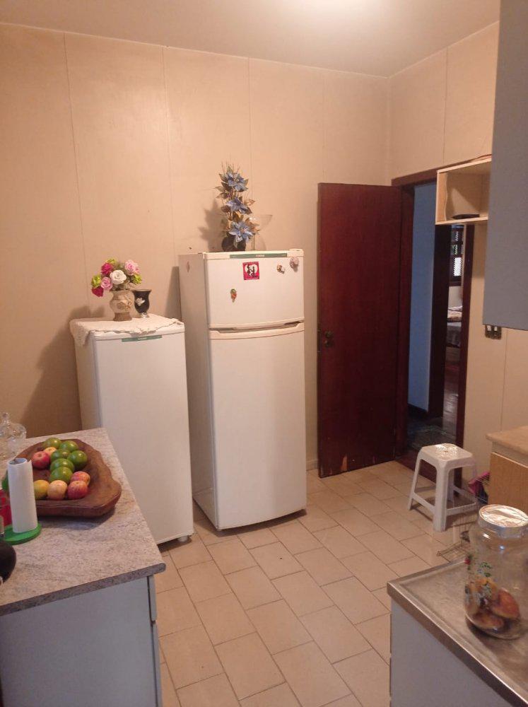 Casa, Centro, 3 Quartos, 0 Vaga, 1 Suíte