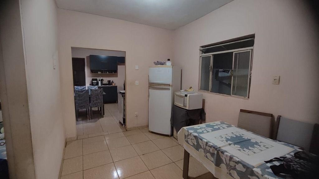 Casa, Fogo Apagou, 4 Quartos, 0 Vaga