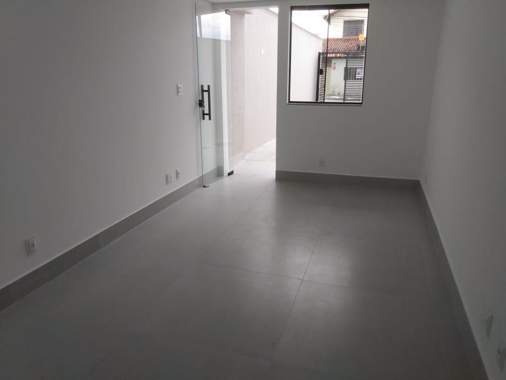 Casa, Santa Mônica, 2 Quartos, 1 Vaga, 2 Suítes