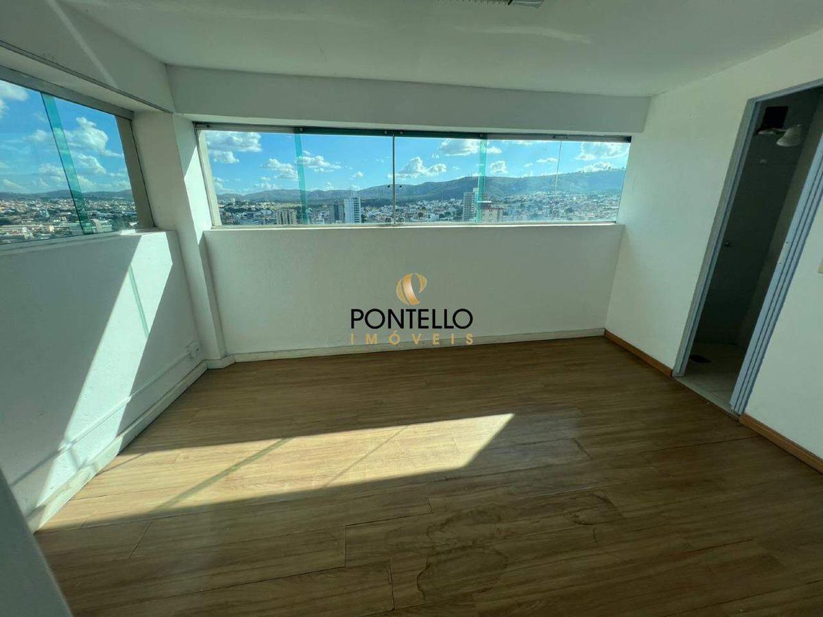 Cobertura, Centro, 4 Quartos, 2 Vagas, 1 Suíte
