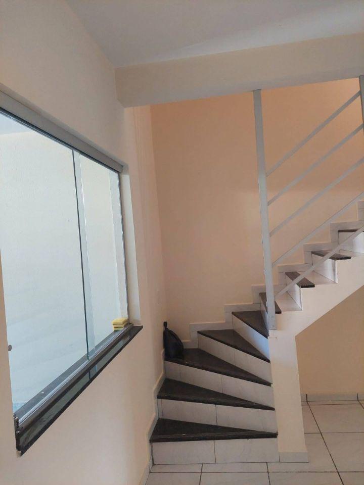 Casa, San Remo, 2 Quartos, 2 Vagas, 0 Suíte
