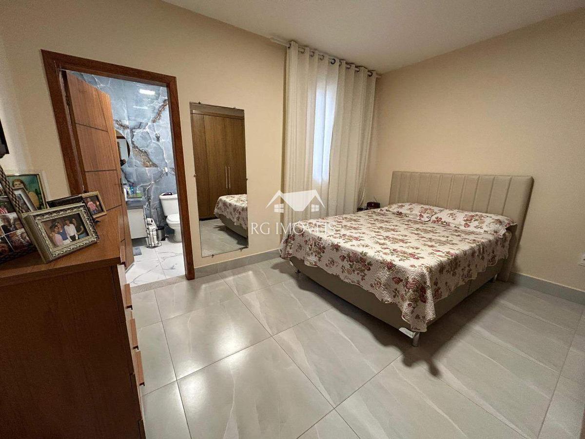 Casa, Barreiro, 2 Quartos, 2 Vagas, 1 Suíte