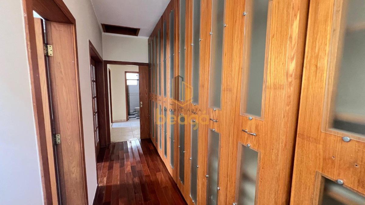 Casa, Castelo, 4 Quartos, 6 Vagas, 1 Suíte