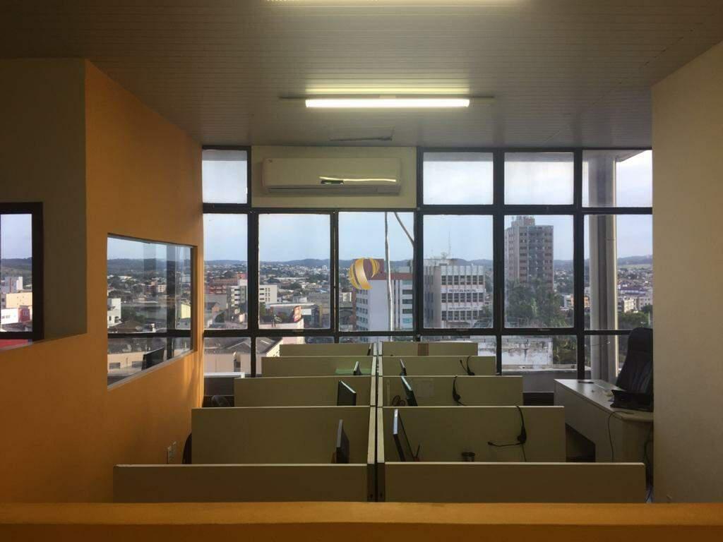 Sala, Centro, 0 Quarto, 0 Vaga, 1 Suíte