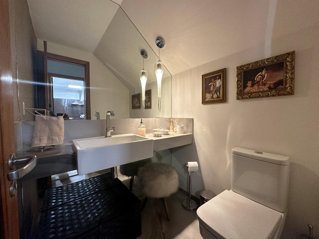 Casa, Floresta, 3 Quartos, 1 Vaga, 3 Suítes