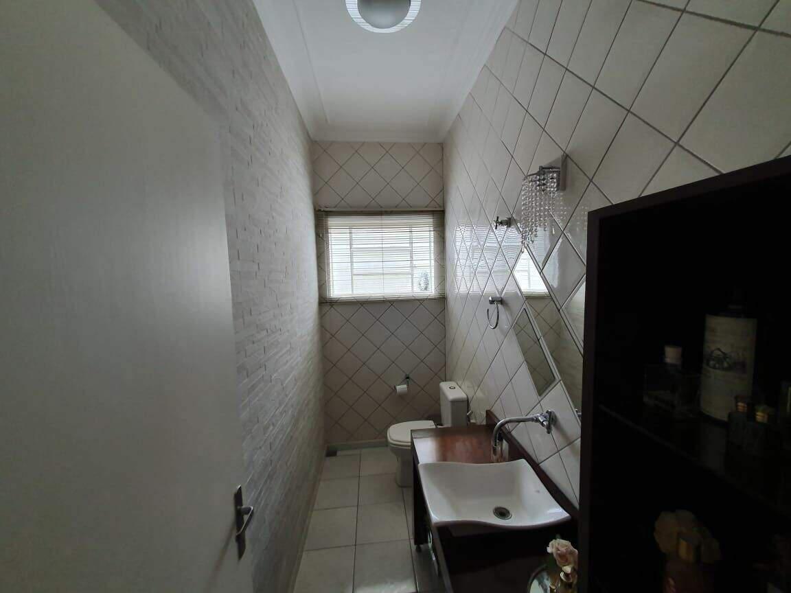 Casa, Esplanada, 4 Quartos, 5 Vagas, 2 Suítes