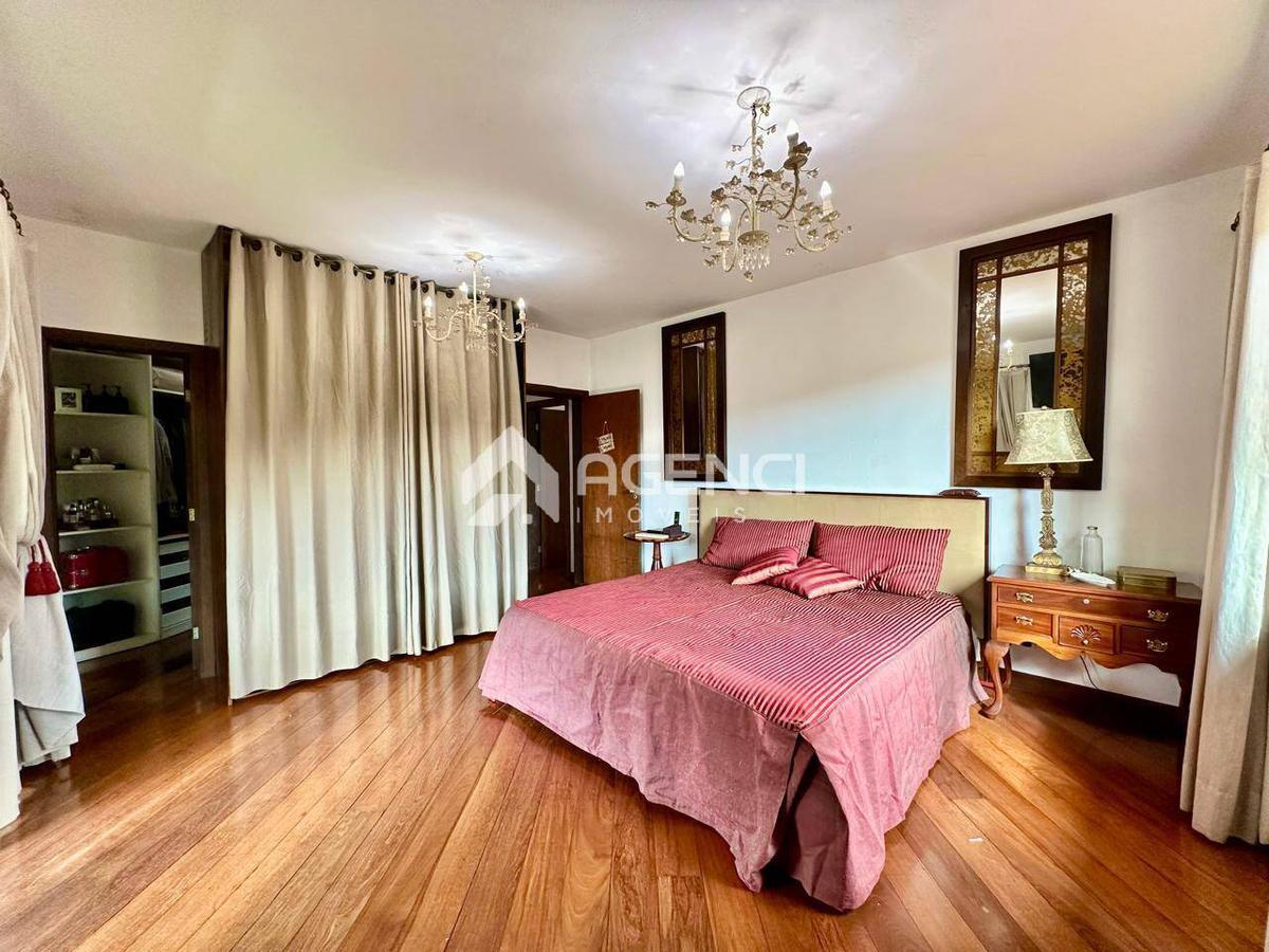 Casa, Jardim Canadá, 5 Quartos, 0 Vaga, 1 Suíte