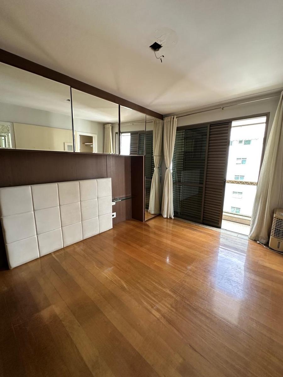 Apartamento, Funcionários, 4 Quartos, 3 Vagas, 2 Suítes