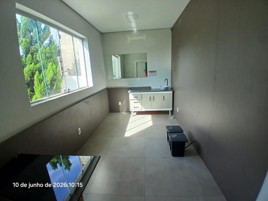 Casa Comercial, Planalto, 8 Quartos, 0 Vaga
