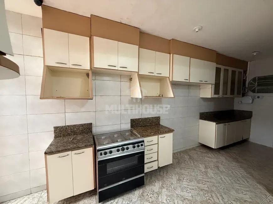 Casa, Itapoã, 4 Quartos, 3 Vagas, 5 Suítes