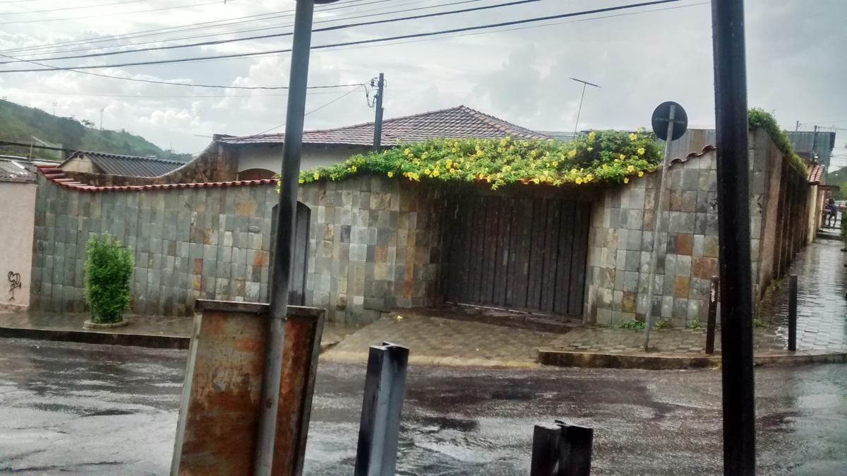 Casa, Caiçaras, 4 Quartos, 3 Vagas, 1 Suíte