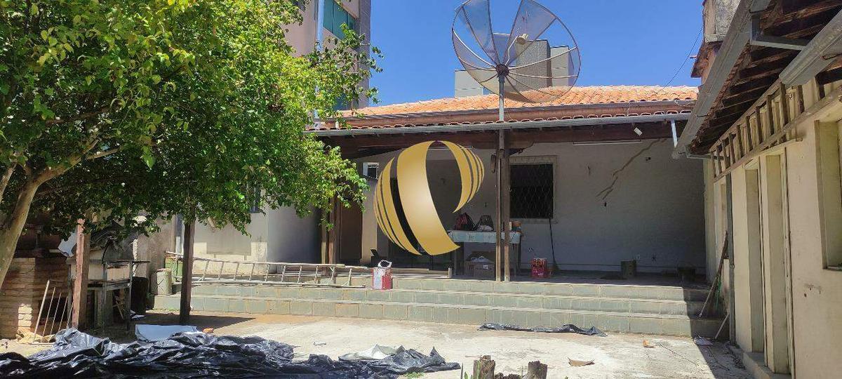 Casa, Centro, 4 Quartos, 2 Vagas, 1 Suíte