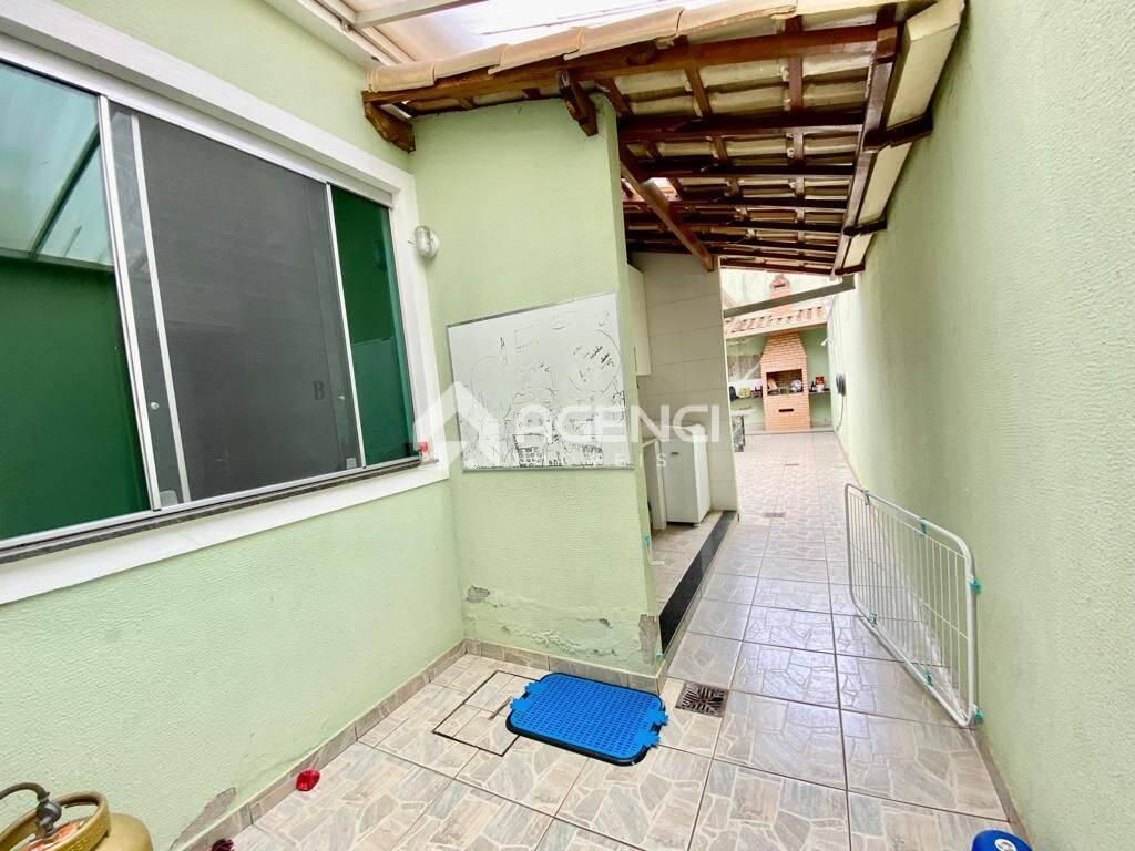 Casa, Cabral, 3 Quartos, 0 Vaga, 1 Suíte