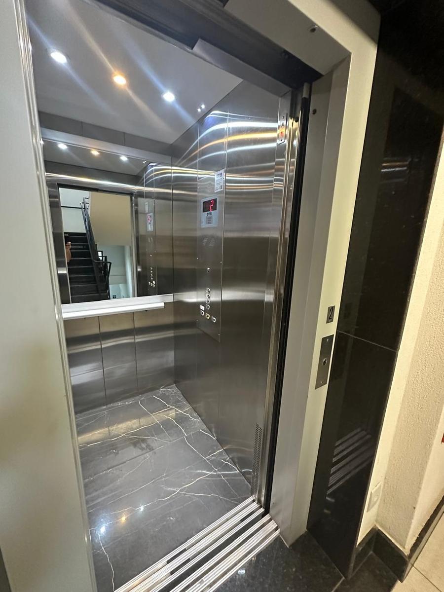 Apartamento, Floresta, 2 Quartos, 2 Vagas, 1 Suíte