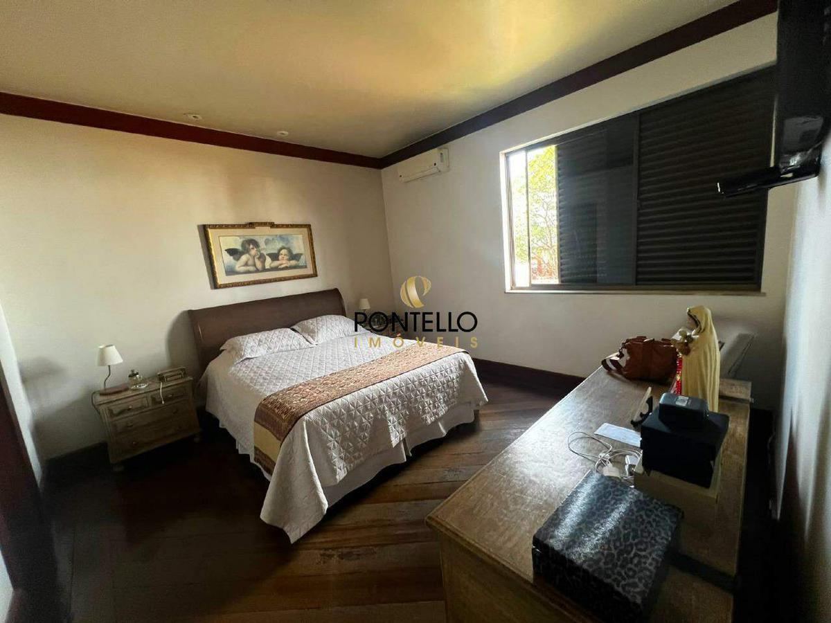Cobertura, Centro, 4 Quartos, 2 Vagas, 2 Suítes