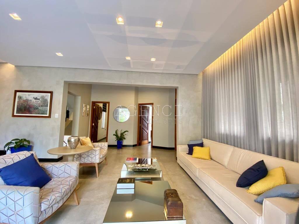 Casa, Castelo, 5 Quartos, 0 Vaga, 5 Suítes