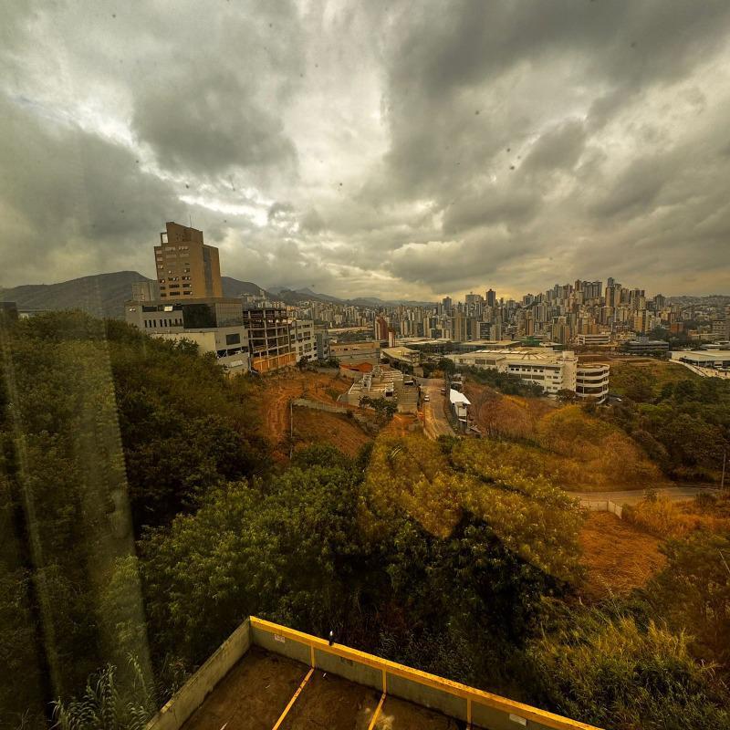 Andar, Estoril, 0 Quarto, 4 Vagas
