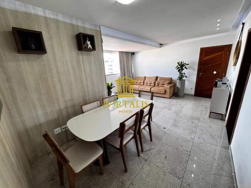 Apartamento, Sagrada Família, 3 Quartos, 2 Vagas, 1 Suíte