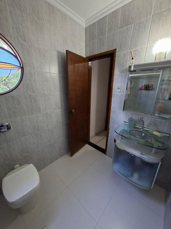 Casa, Letícia, 3 Quartos, 8 Vagas, 1 Suíte