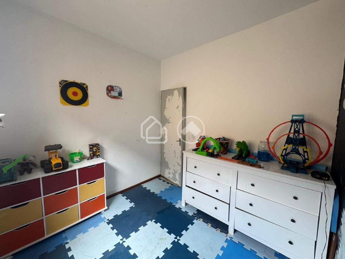 Apartamento, Estoril, 4 Quartos, 2 Vagas, 1 Suíte