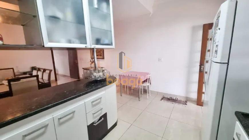 Casa, Castelo, 3 Quartos, 2 Vagas, 1 Suíte