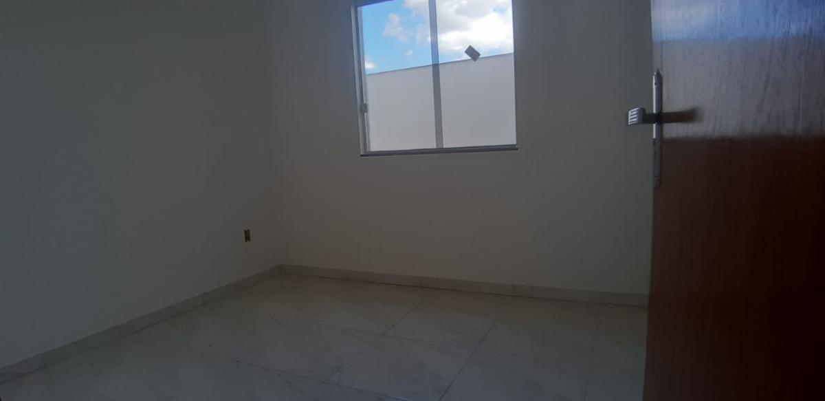 Casa, Arvoredo II, 3 Quartos, 2 Vagas, 1 Suíte