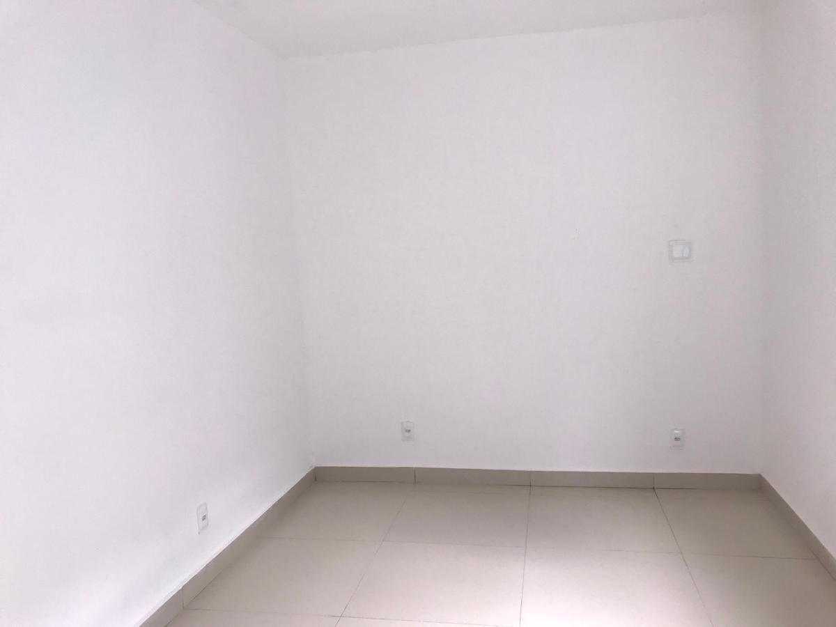 Casa Comercial, Santa Cruz, 2 Quartos, 0 Vaga, 1 Suíte