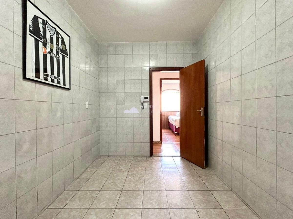 Casa, Itapoã, 4 Quartos, 6 Vagas, 1 Suíte
