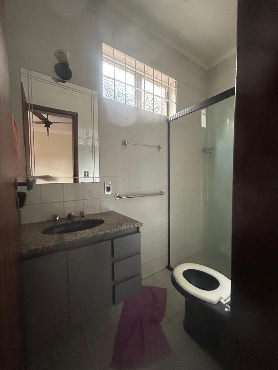 Casa, Castelo, 4 Quartos, 2 Vagas, 2 Suítes
