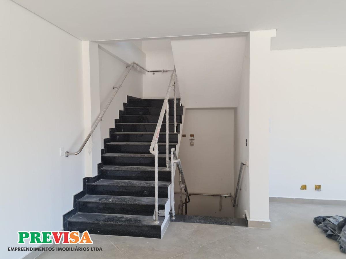 Galpão, Floresta, 0 Quarto, 10 Vagas