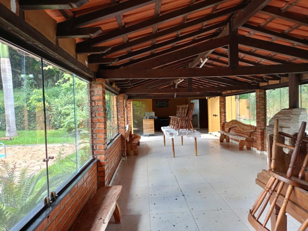 Fazenda, Ravena, 4 Quartos, 4 Vagas, 1 Suíte