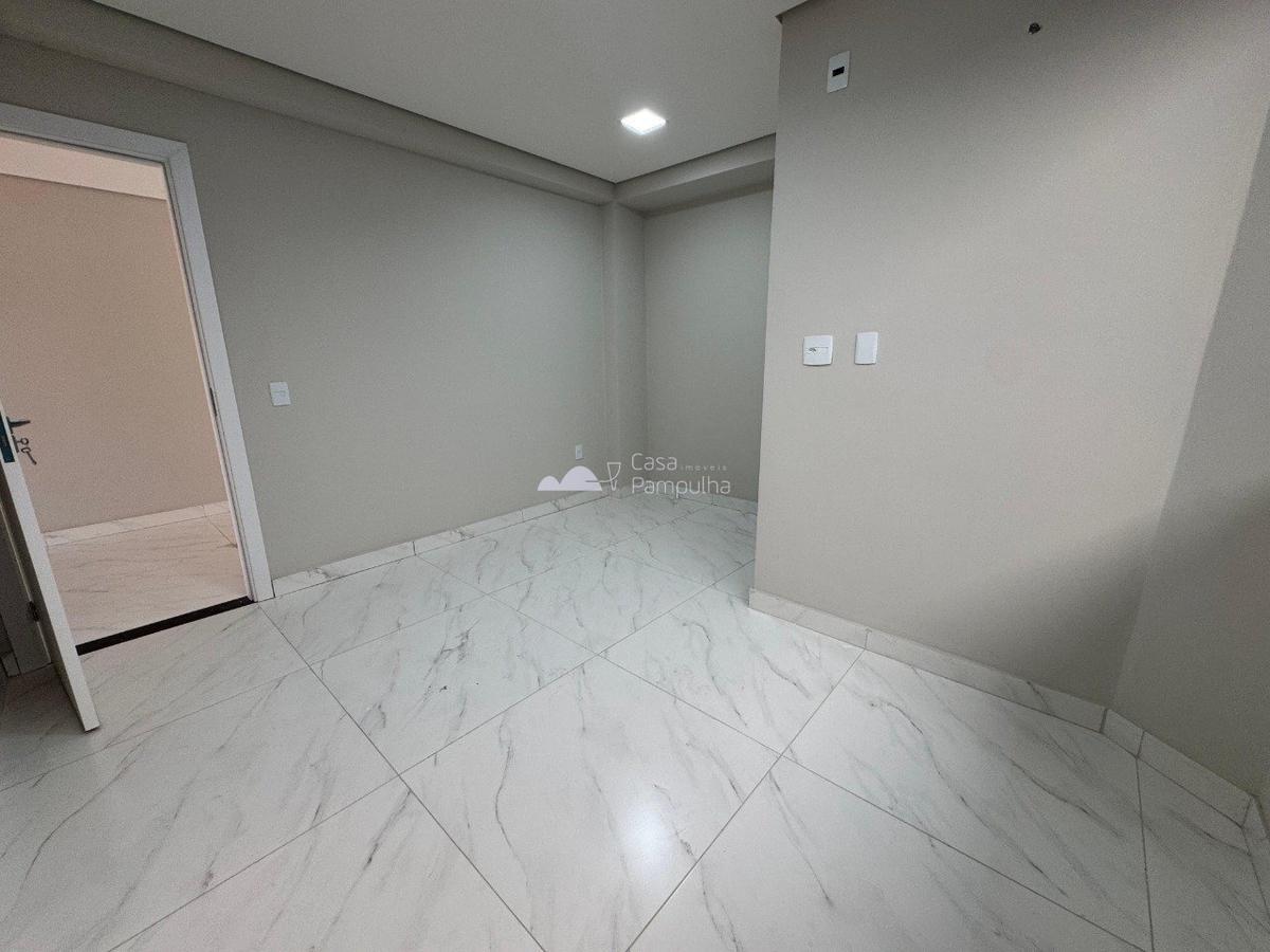 Casa, Trevo, 4 Quartos, 4 Vagas, 1 Suíte
