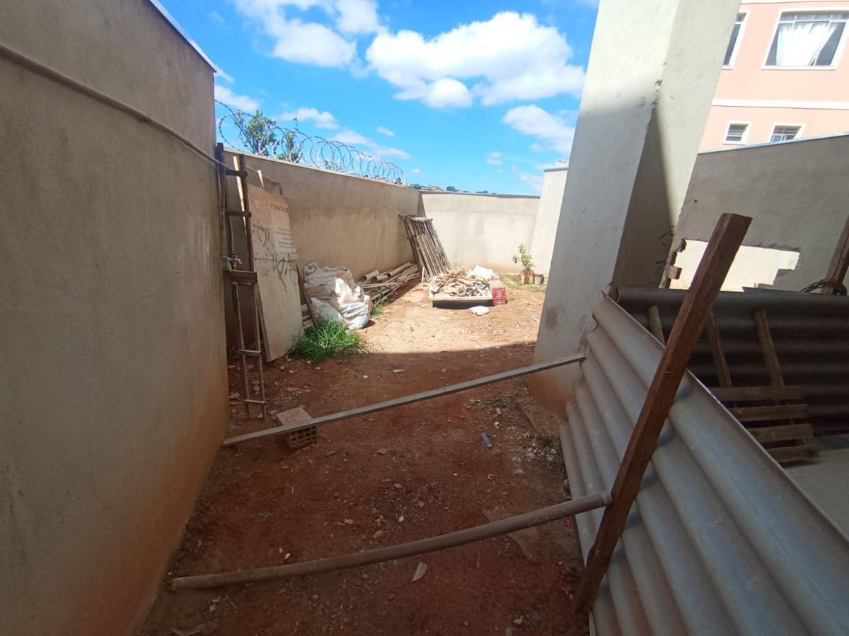 Casa, Santa Cruz, 3 Quartos, 2 Vagas, 1 Suíte
