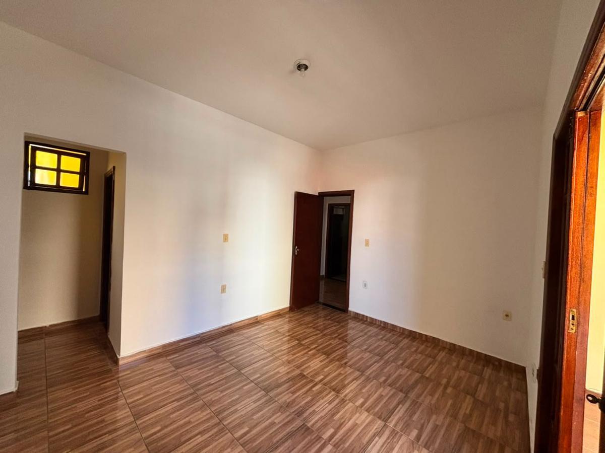 Casa, Centro, 3 Quartos, 2 Vagas, 1 Suíte