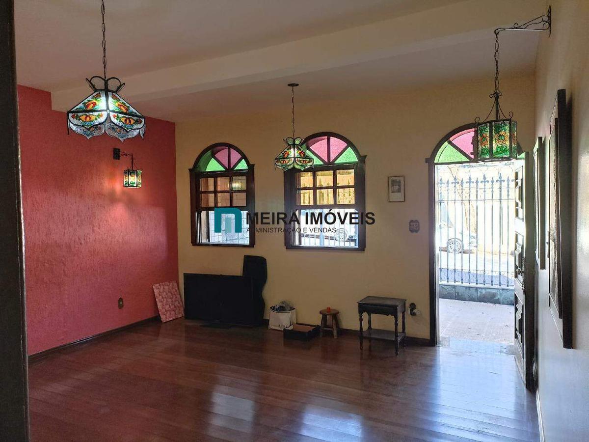Casa, Nova Suíssa, 8 Quartos, 3 Vagas, 2 Suítes