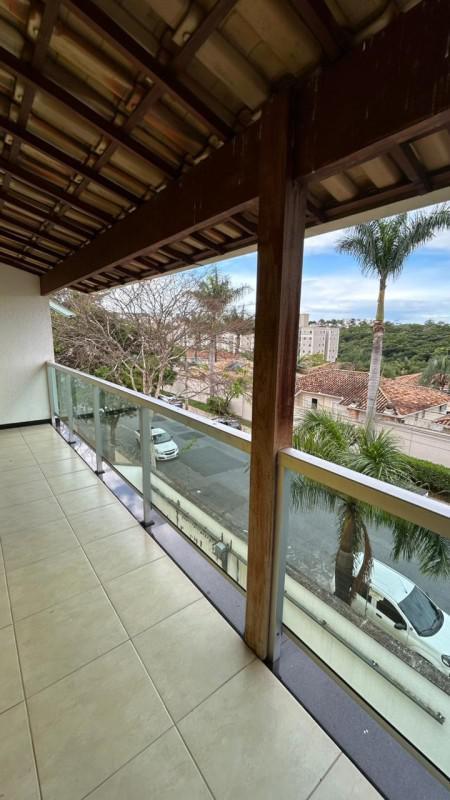 Casa, Cabral, 3 Quartos, 5 Vagas, 1 Suíte