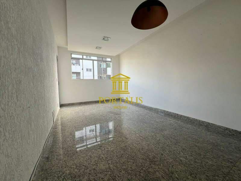 Apartamento, Sagrada Família, 3 Quartos, 2 Vagas, 1 Suíte