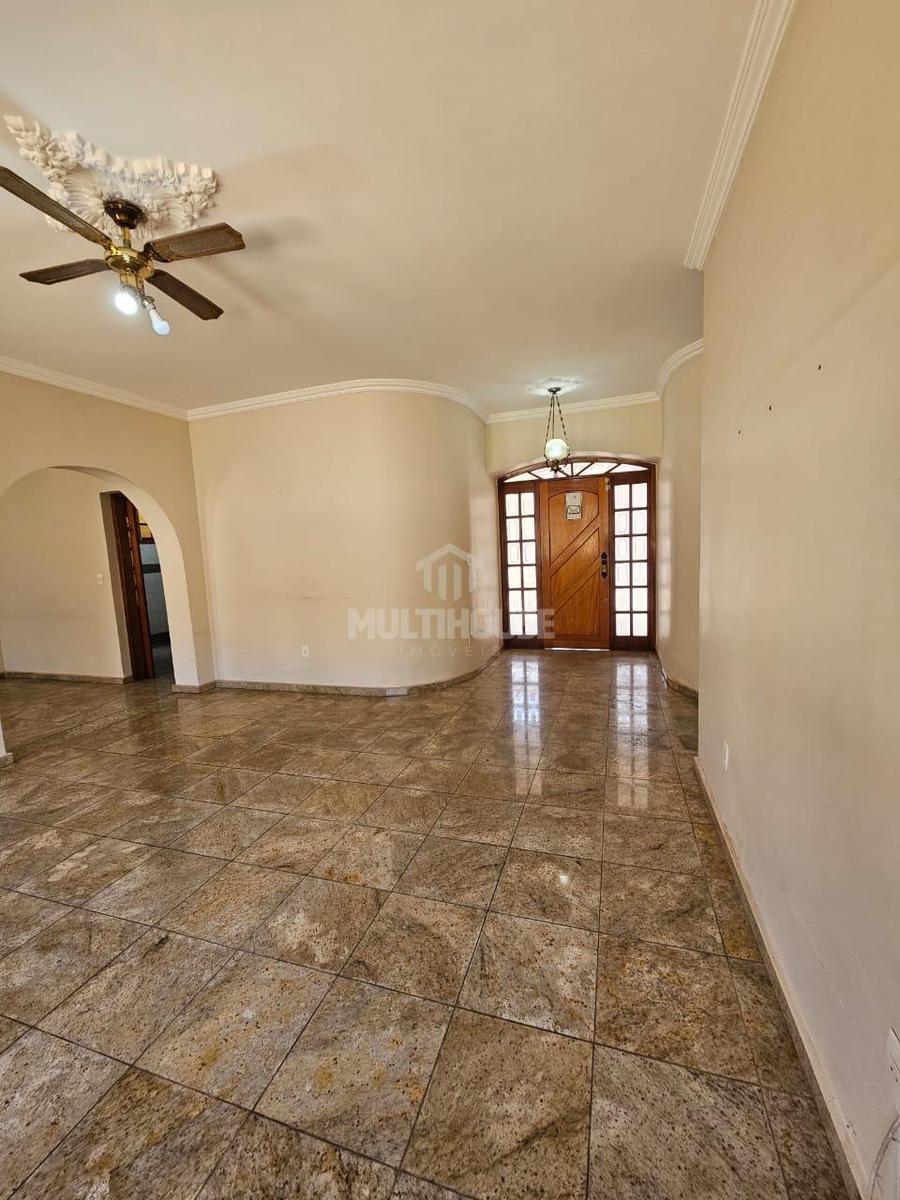 Casa, Santa Branca, 3 Quartos, 0 Vaga, 1 Suíte