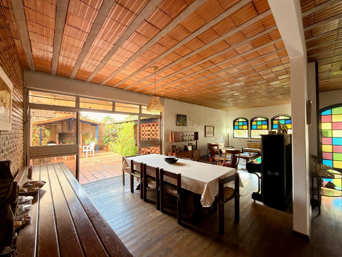 Casa, Bandeirantes (pampulha), 5 Quartos, 8 Vagas, 3 Suítes