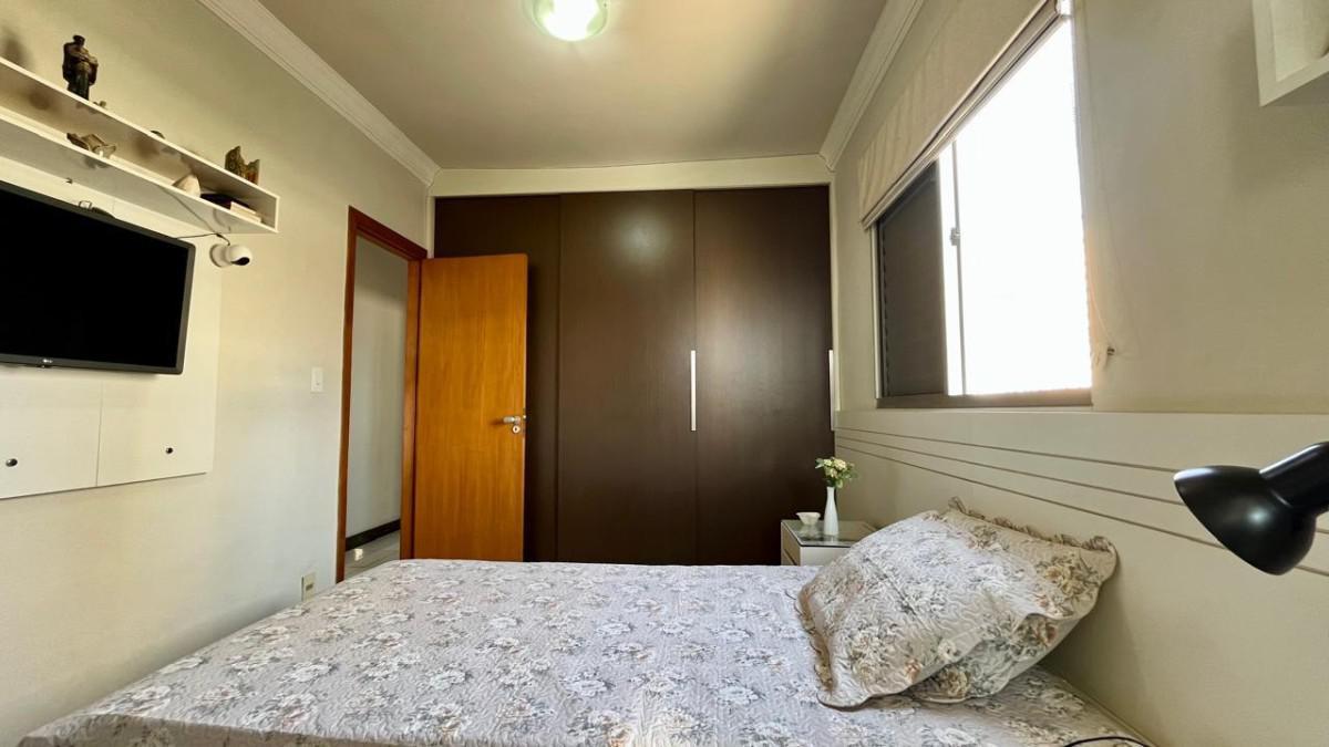 Apartamento, Sagrada Família, 3 Quartos, 2 Vagas, 1 Suíte