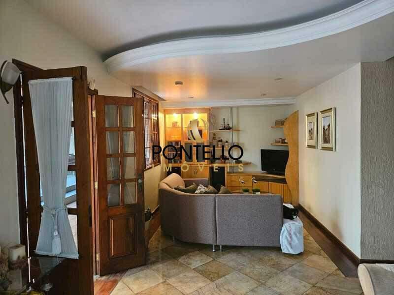 Casa, Castelo, 5 Quartos, 4 Vagas, 1 Suíte