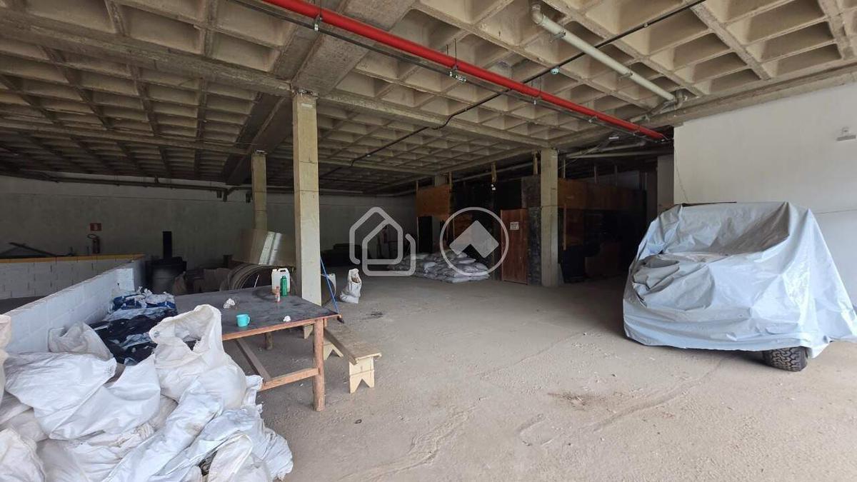 Loja, Buritis, 6 Vagas