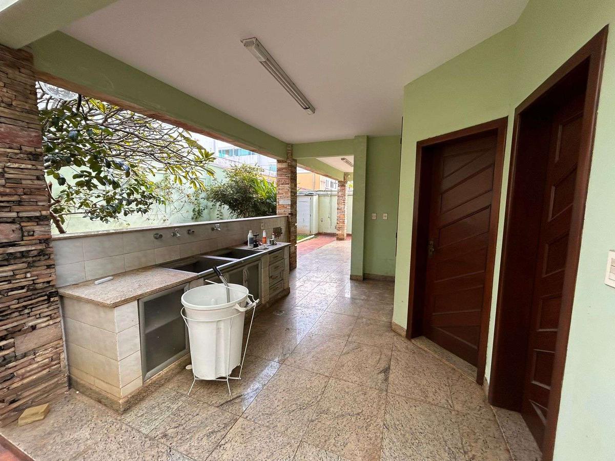 Casa, Castelo, 5 Quartos, 5 Vagas, 2 Suítes